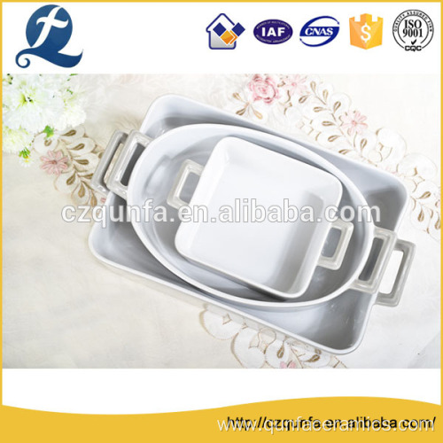 Two tone backer ceramic tray with handle